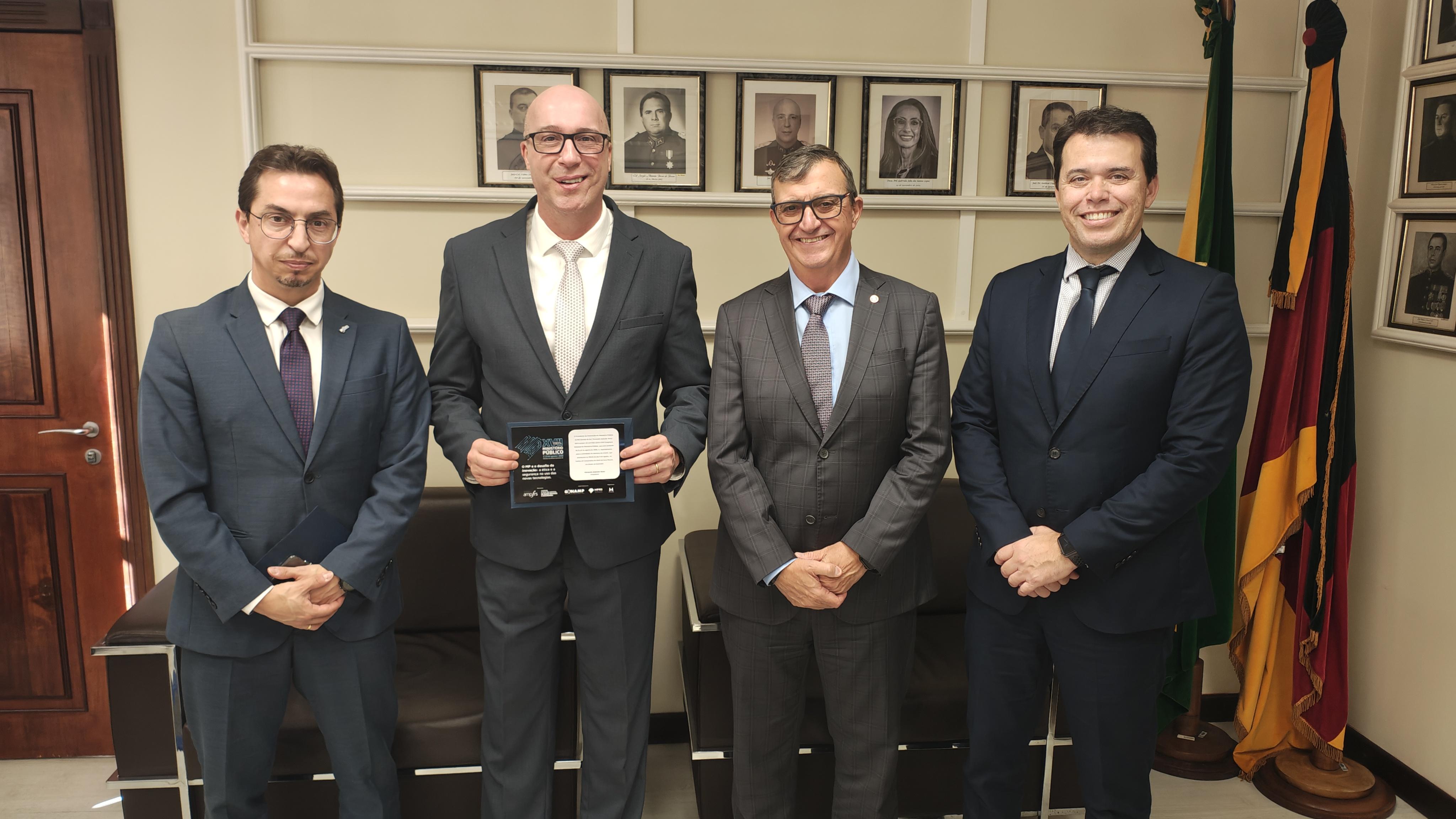 TJMRS recebe convite para o XVII Congresso Estadual do Ministério Público
