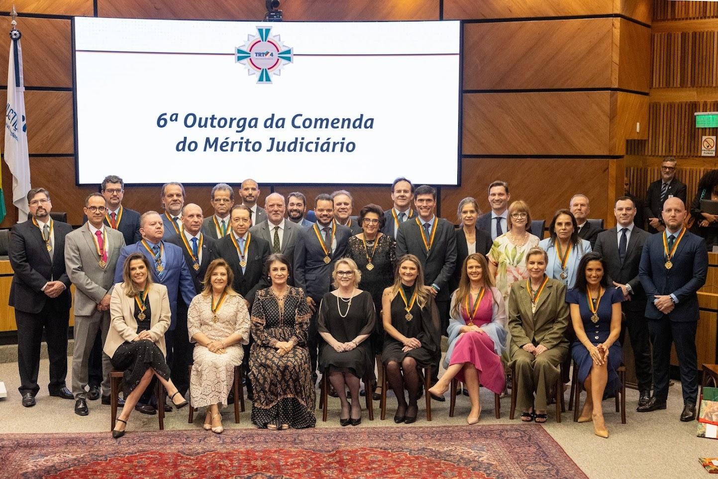 Presidente do TJMRS recebe Comenda do Mérito Judiciário do TRT-4   