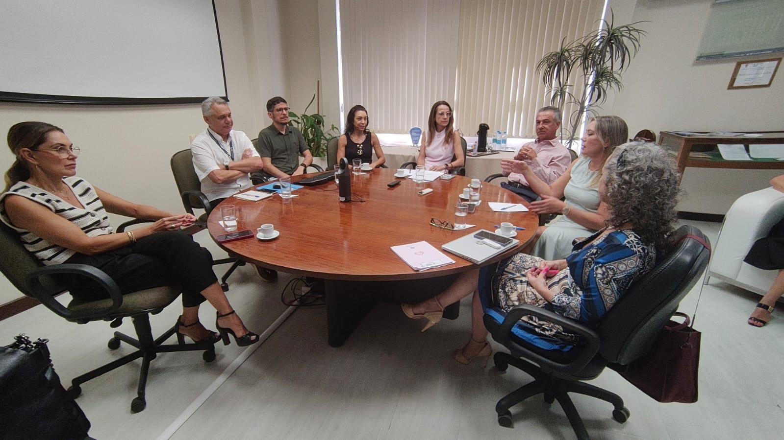 Corregedora da Justiça Militar reúne-se com magistradas e magistrado do 1º grau