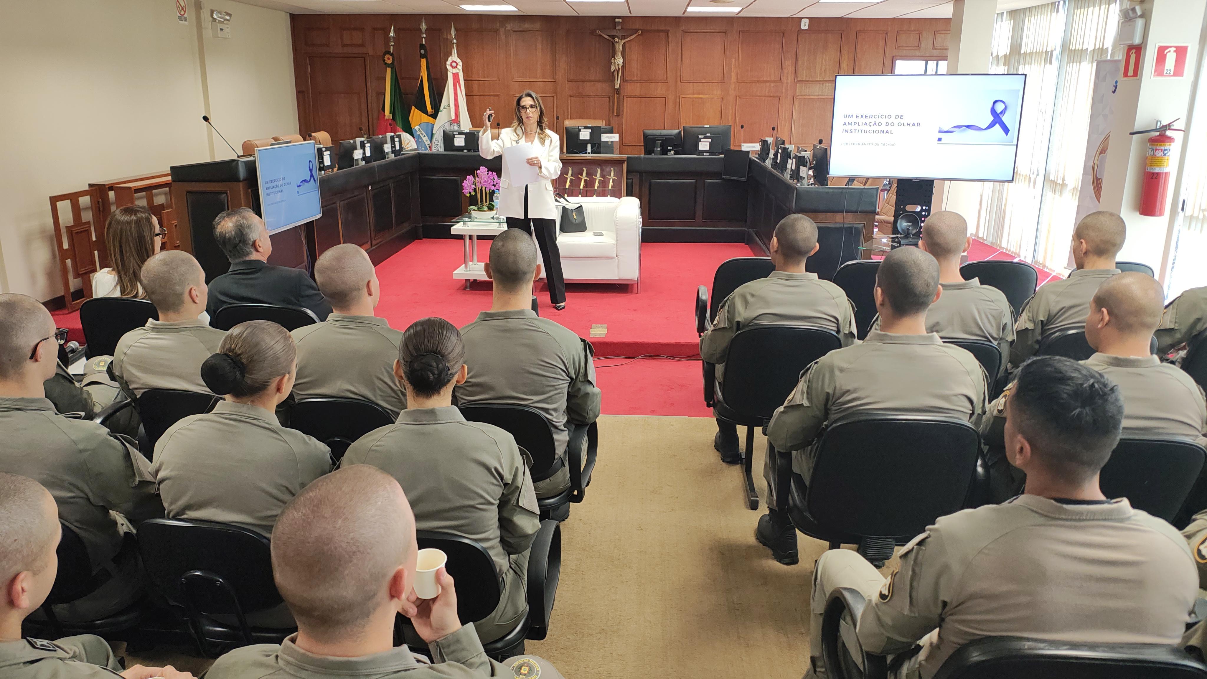 Balanço Curso Ambientes Seguros: Vidas Protegidas  Palestra debateu sinais e prevenção da violência doméstica no ambiente institucional
